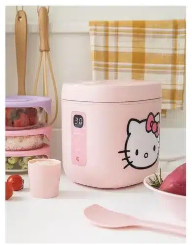 Using Hello Kitty Rice Cooker