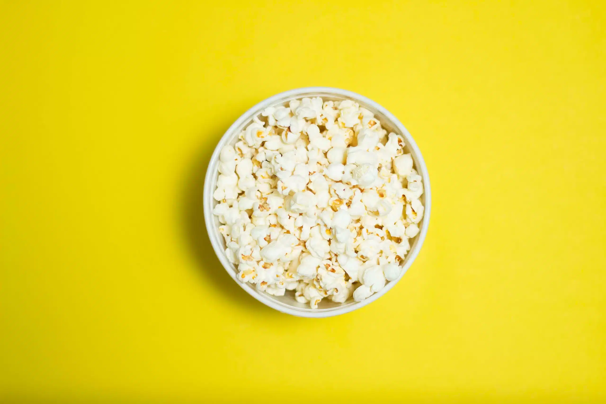 How to Get Burnt Popcorn Smell Out of the Microwave