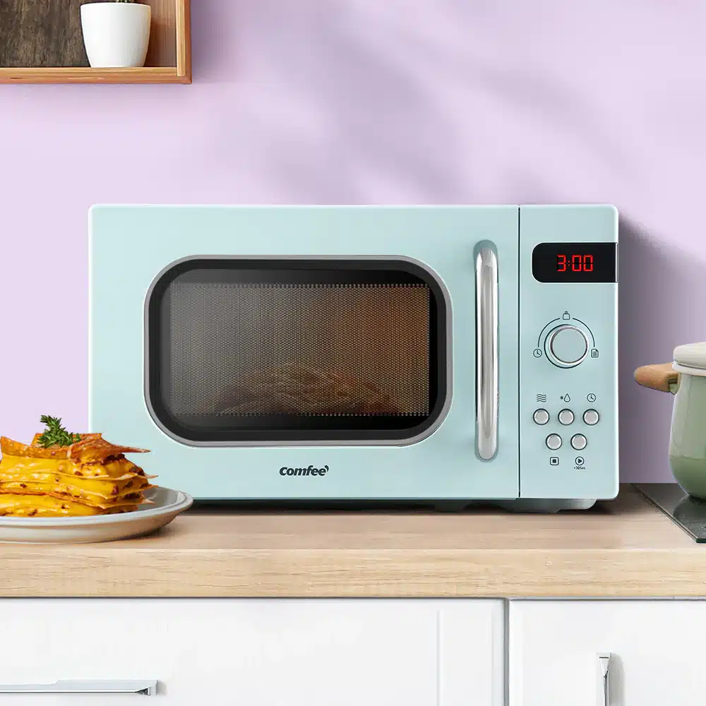 Comfee’s Retro Microwave Guide