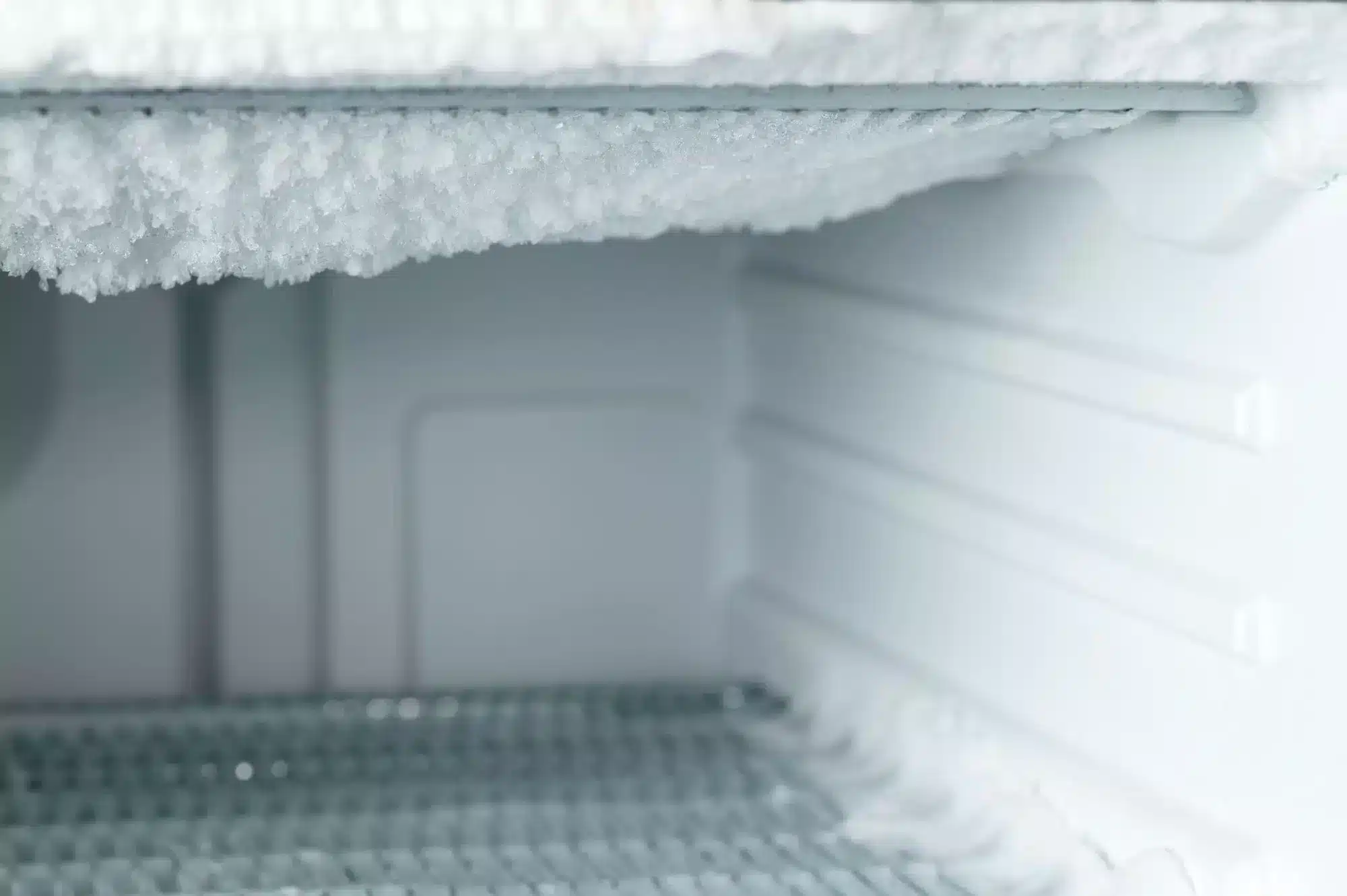 can-you-defrost-a-samsung-freezer-without-turning-off-the-fridge-yes-heres-how